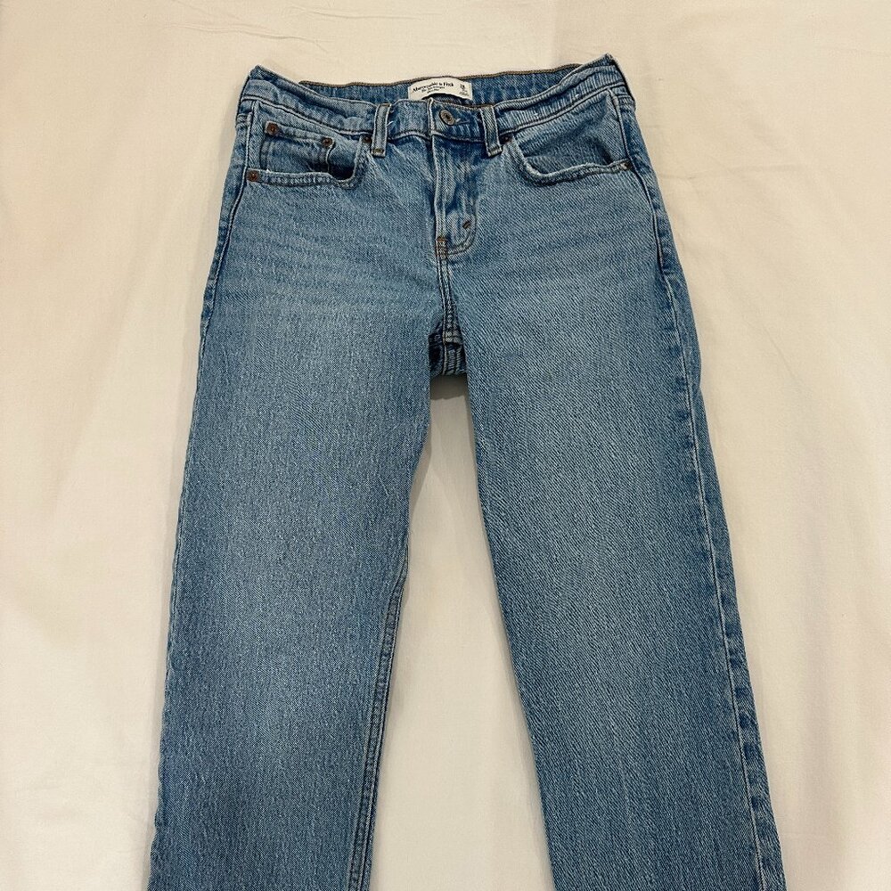 Abercrombie 90s Straight Leg Mid Rise Jean